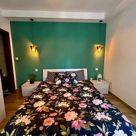 Airport Accommodation Deluxe Bedroom And Private Bathroom Near Airport Self Check In And Self Check Out Mqabba Экстерьер фото