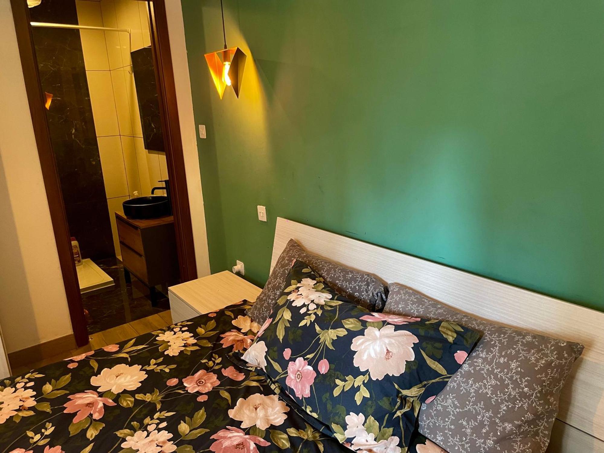 Airport Accommodation Deluxe Bedroom And Private Bathroom Near Airport Self Check In And Self Check Out Mqabba Экстерьер фото