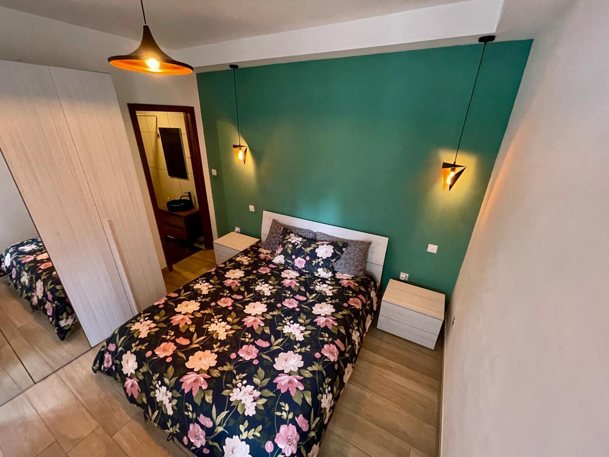 Airport Accommodation Deluxe Bedroom And Private Bathroom Near Airport Self Check In And Self Check Out Mqabba Экстерьер фото