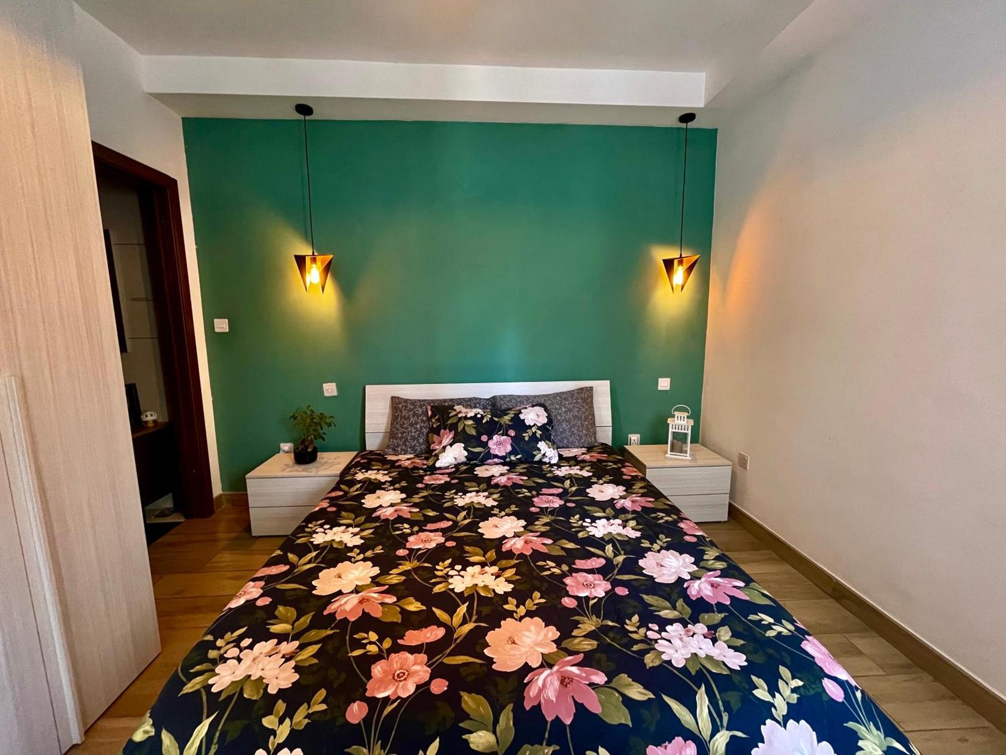 Airport Accommodation Deluxe Bedroom And Private Bathroom Near Airport Self Check In And Self Check Out Mqabba Экстерьер фото